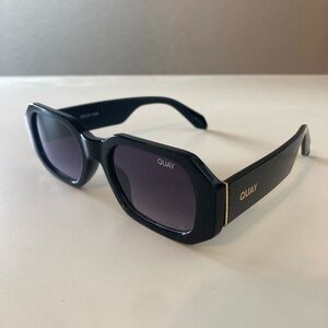 Quay Sunglasses - Hyped Up